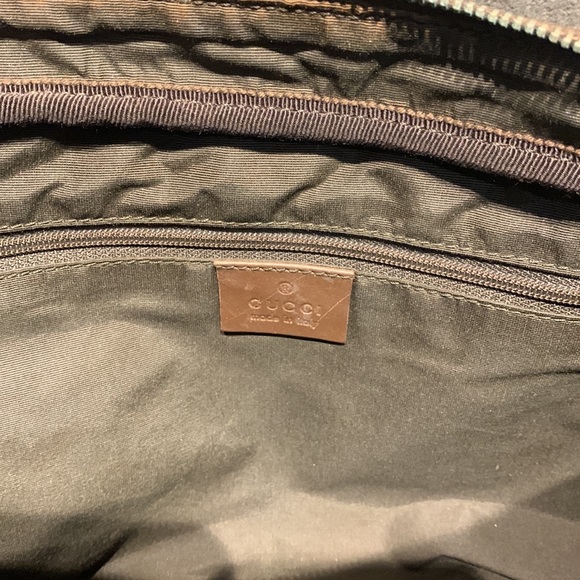 Heavily used Authentic Vintage Gucci Bag - Picture 8 of 10
